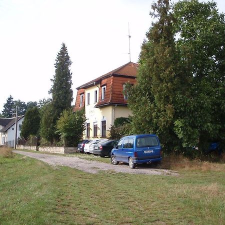 Pension Stara Skola Hruba Skala Exterior photo