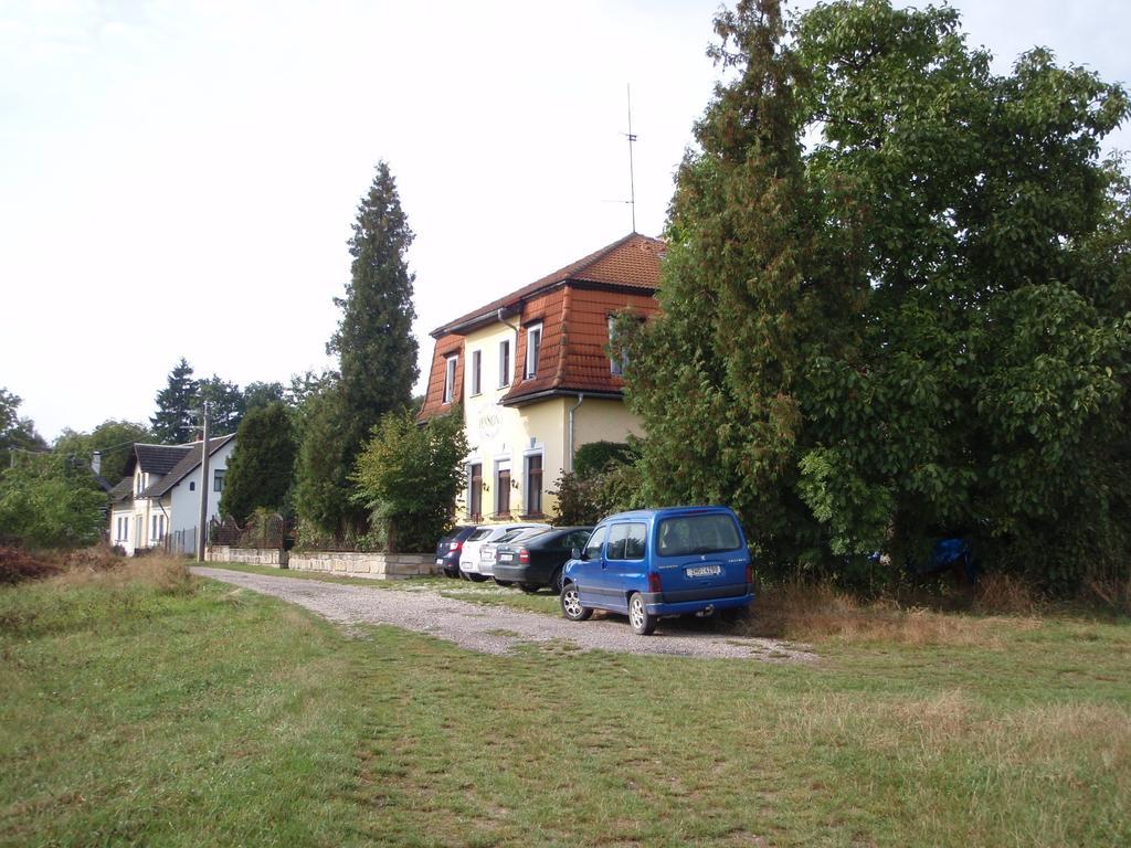 Pension Stara Skola Hruba Skala Exterior photo